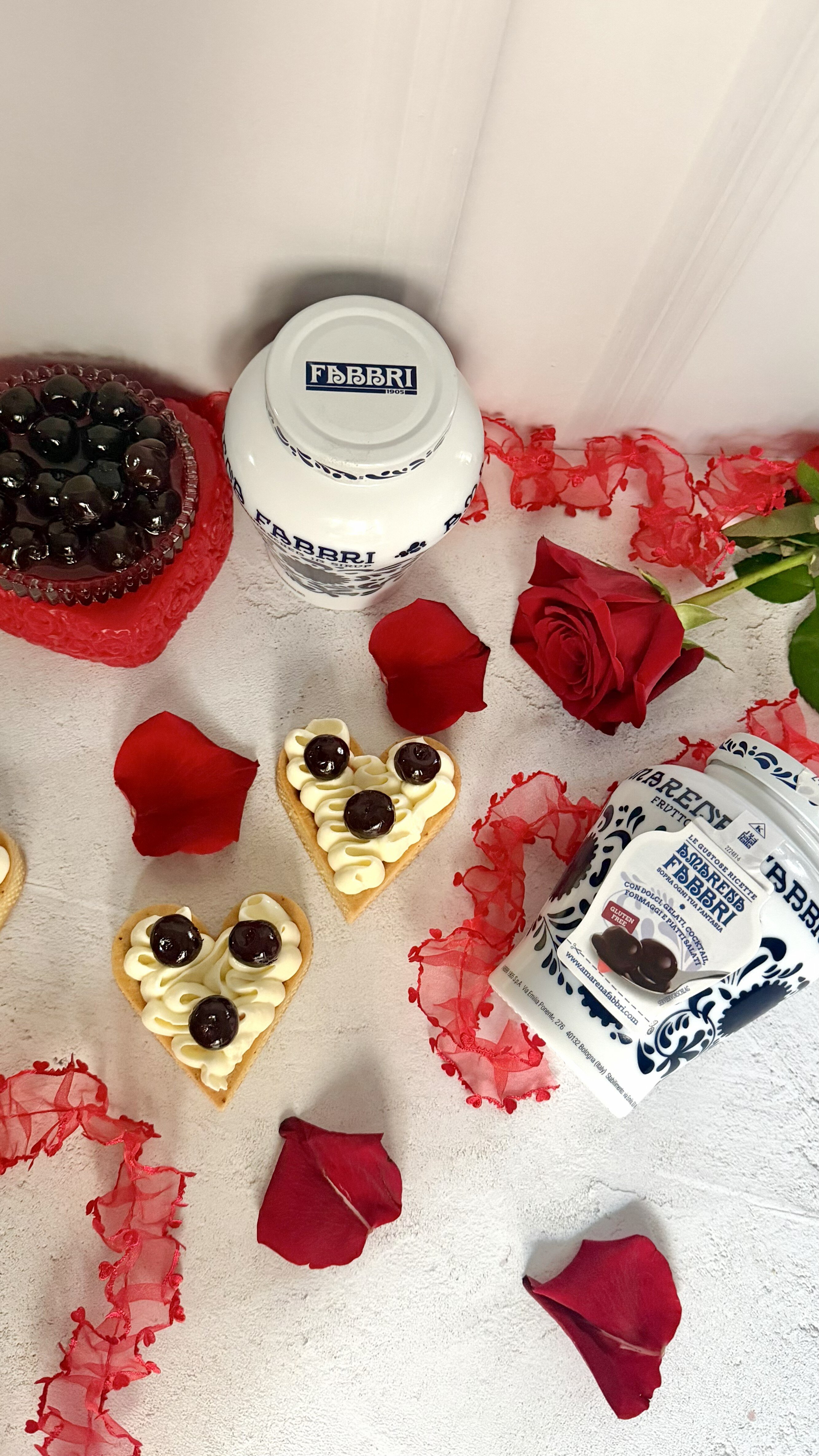 Cuor di crostatine amarene e yogurt crostatine, tart, pasta frolla, namelaka, gelee