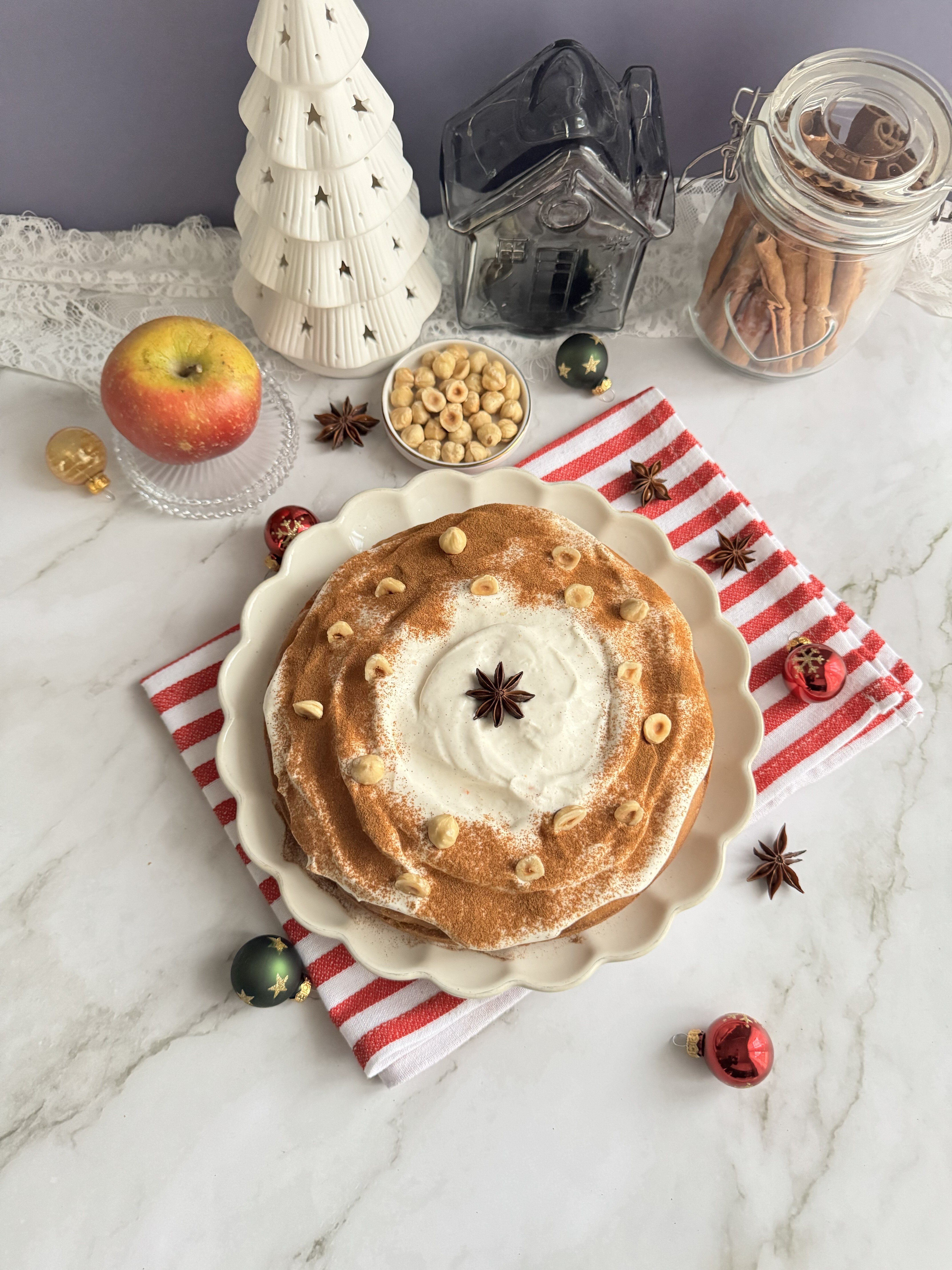 Torta speziata alle mele torta di mele, torta speziata, crema di ricotta
