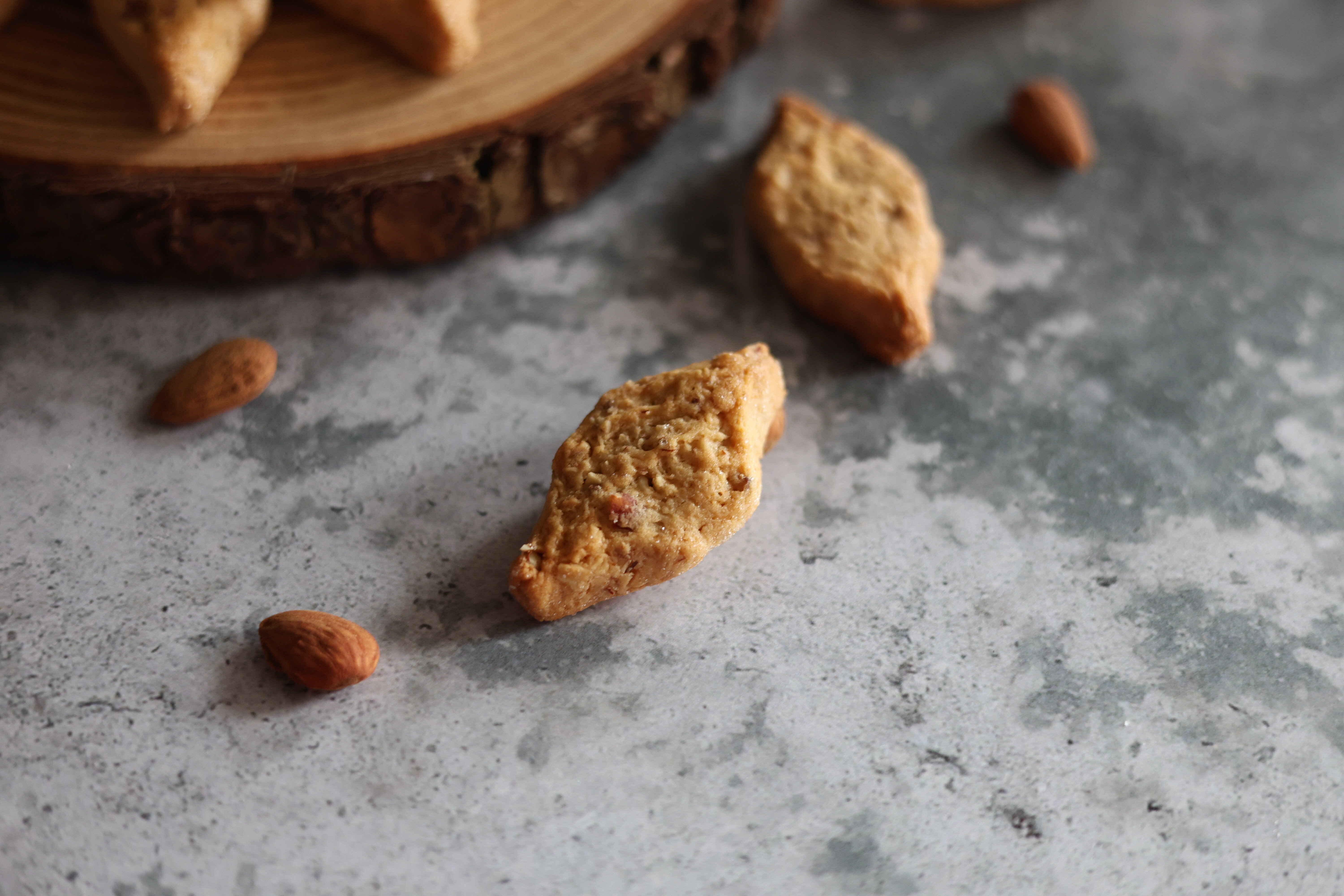 Biscotti all’olio, miele e mandorle: ricetta facile senza burro né uova Biscotti all’olio, miele e mandorle: ricetta facile senza burro né uova