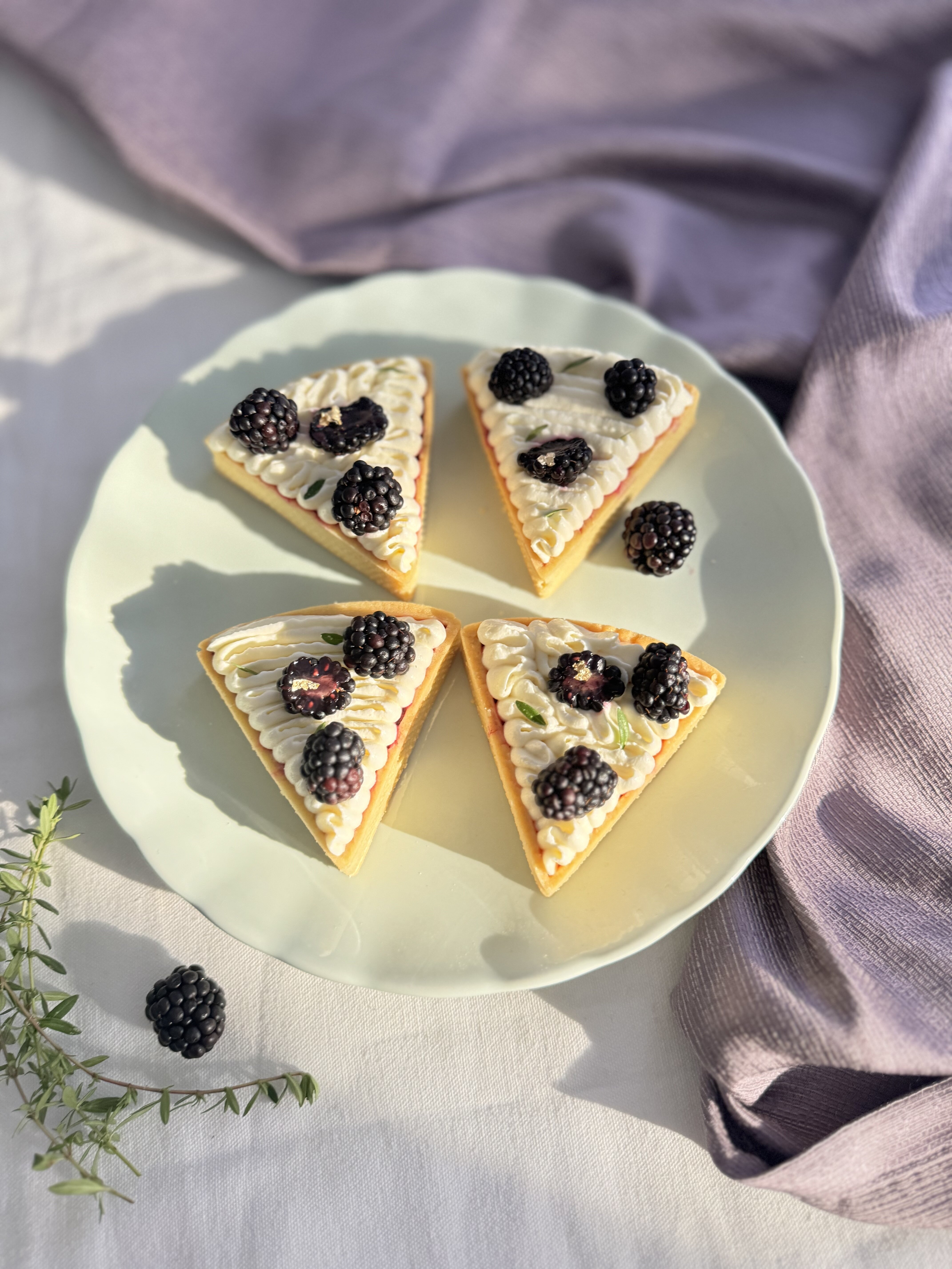 Tart more, timo e limone