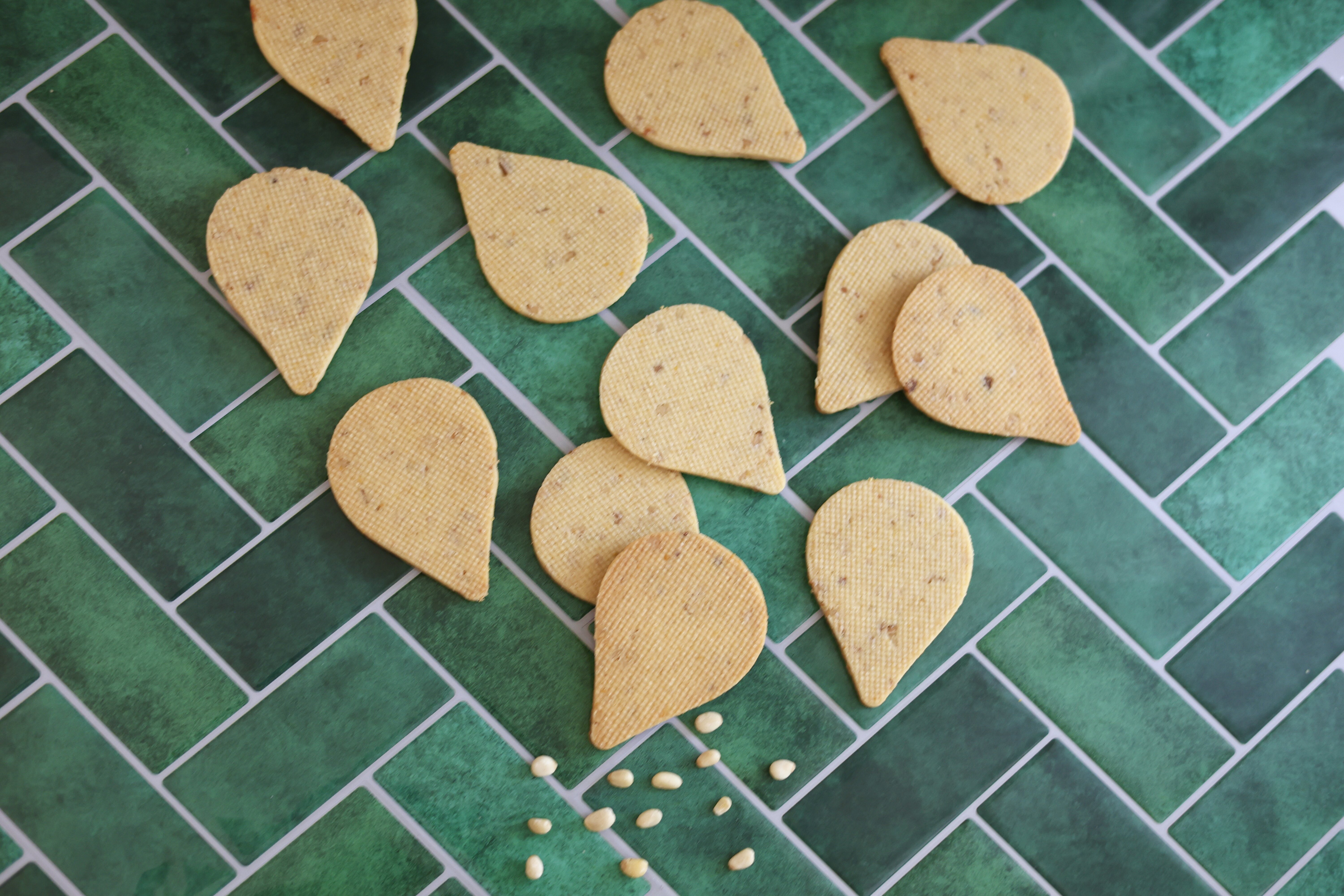 Biscotti friabili pinoli e limone