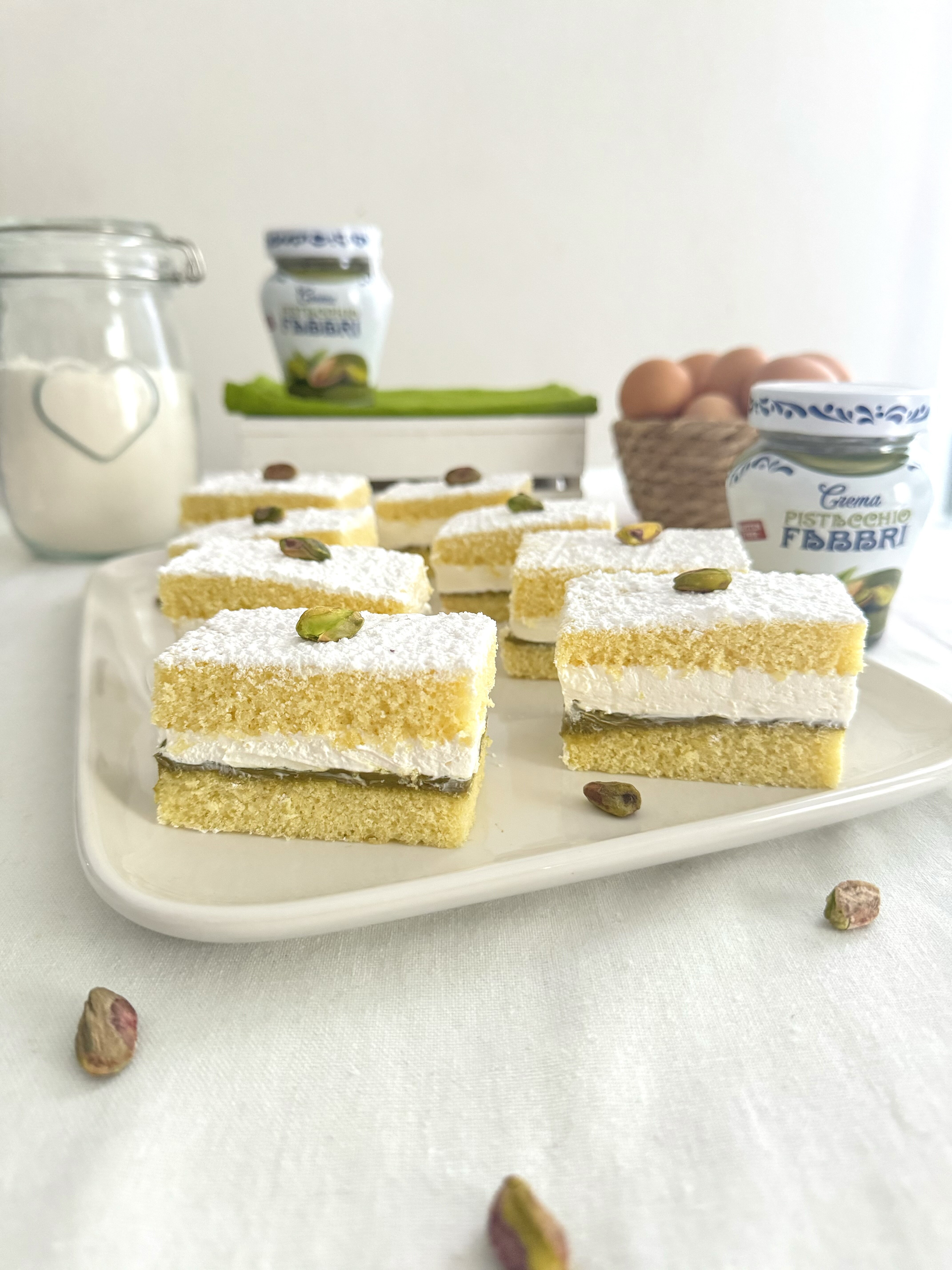 Merendine alla crema di latte e pistacchio