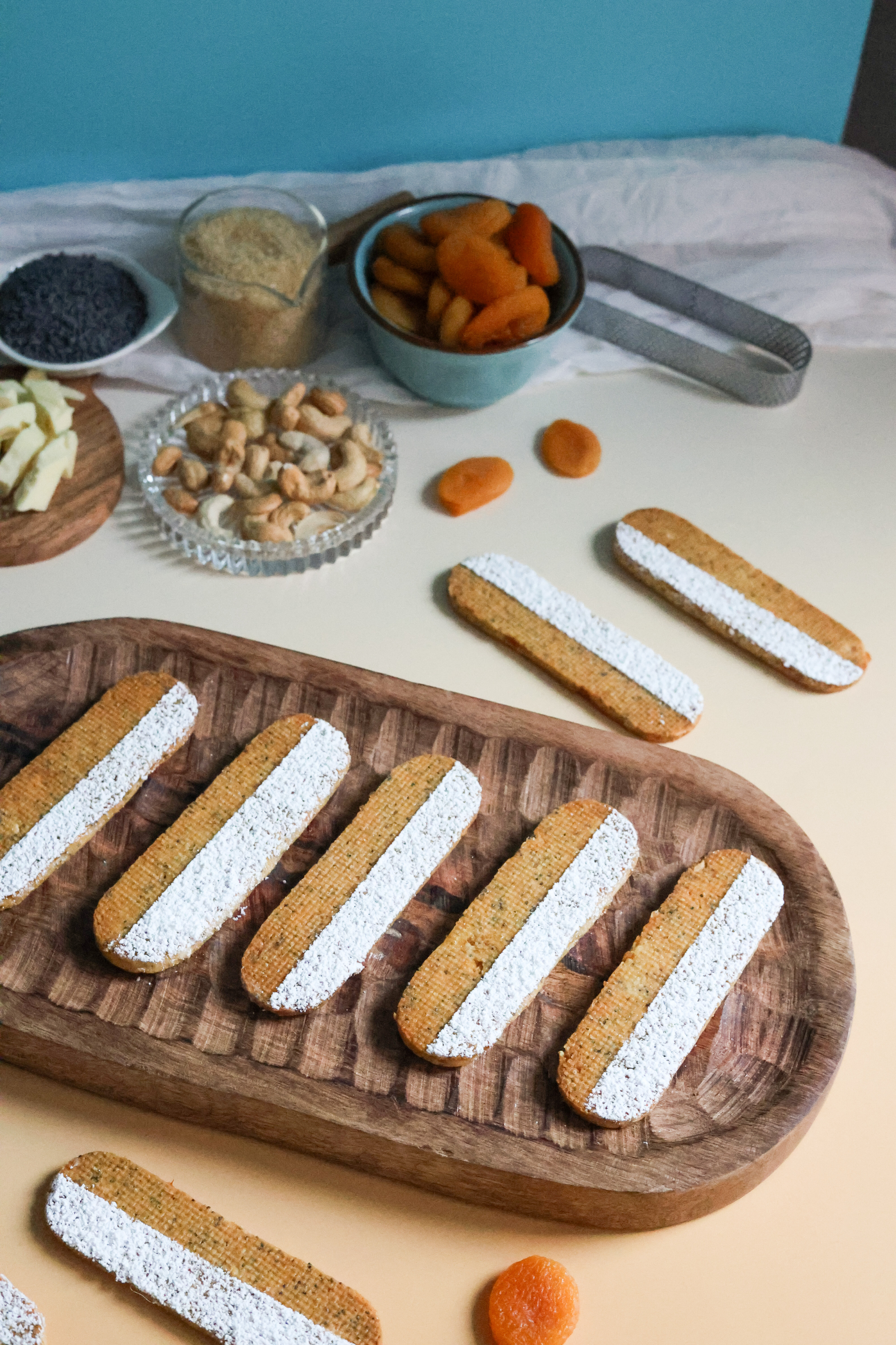 img_1708.jpeg albicocche, anacardi, cioccolato bianco, ricetta facile biscotti