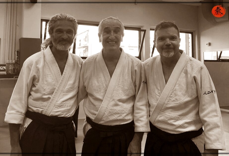 Sensei Rafael Gandia (al centro) Sensei Rafael Gandia (al centro)