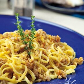 tagliolini al ragù bianco - ragù bez pomidorow tagliolini al ragù bianco - ragù bez pomidorow