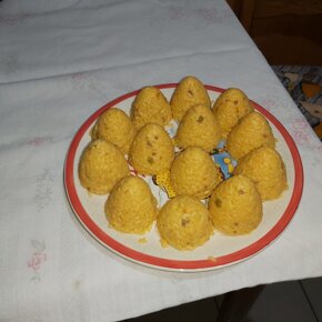 te arancini sa dopiero co uformowane; musza byc jeszcze panierowane i smazone