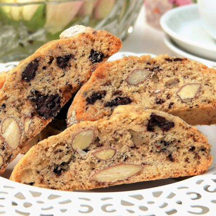 cantucci z dodatkiem czekodady cantucci z dodatkiem czekodady