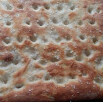 6 gotowa pizza zarumieniona