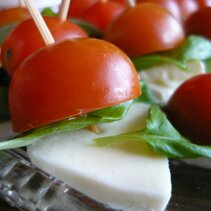 Przekaska z caprese Przekaska z caprese