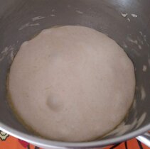 tuz po wyjeciu z lodowki, odstawione na godzine w temperaturze pokojowej, zrobiona pizza tuz po wyjeciu z lodowki, odstawione na godzine w temperaturze pokojowej, zrobiona pizza