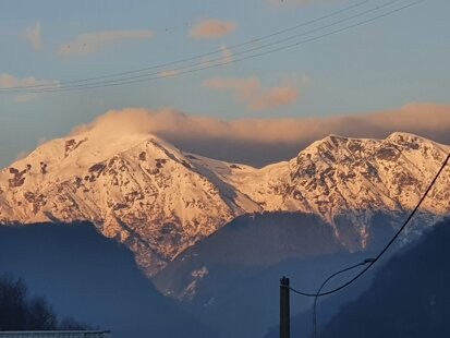 8d9b01fc-8472-43b9-b23b-6f4983ba8396