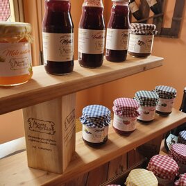 Esposizione Marmellate Negozio Leccolatte