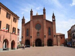 ALBA, LA CITTA' DELLE CENTO TORRI