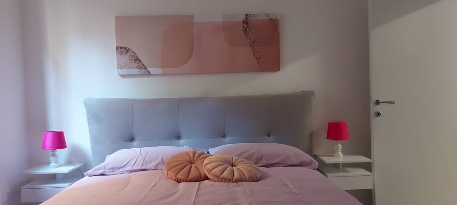 camera / bedroom
