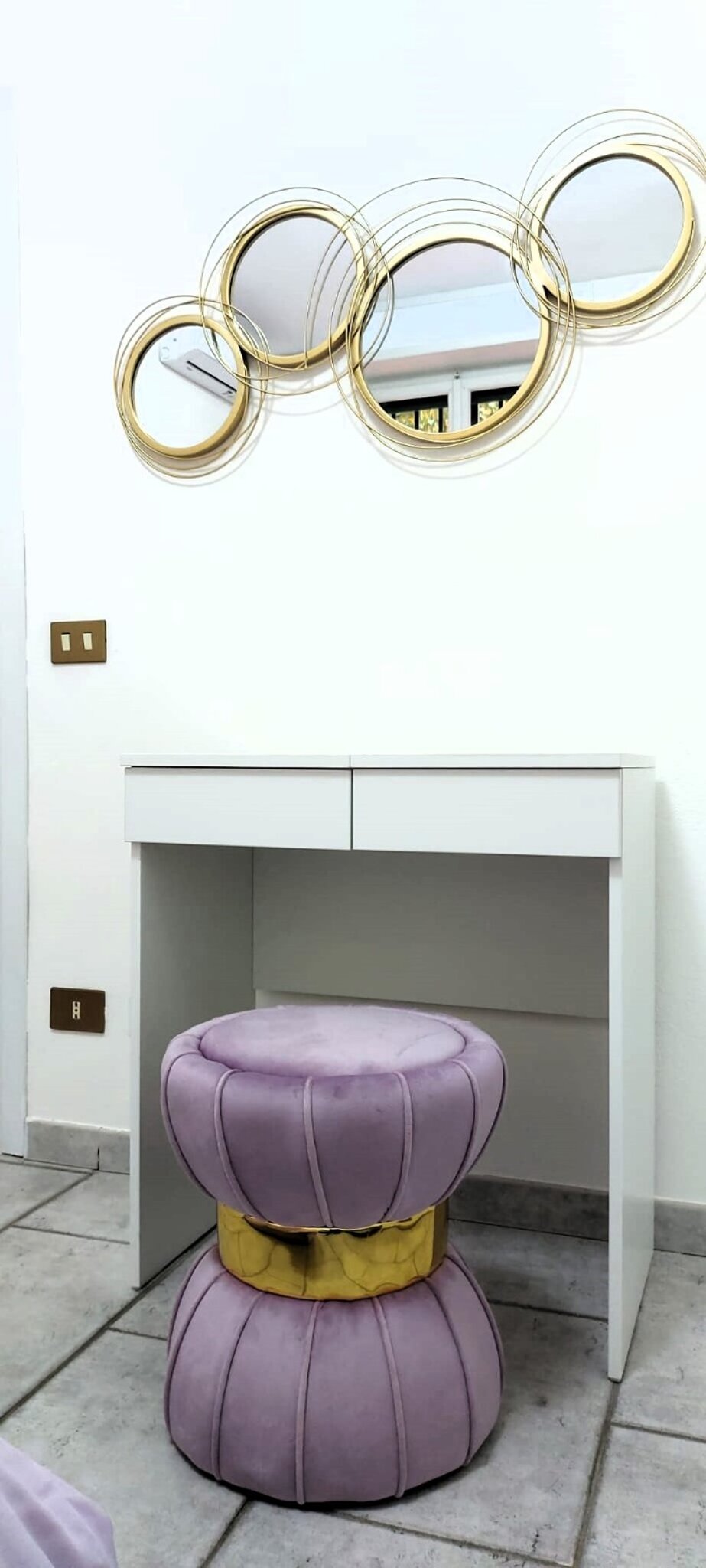 camera / bedroom