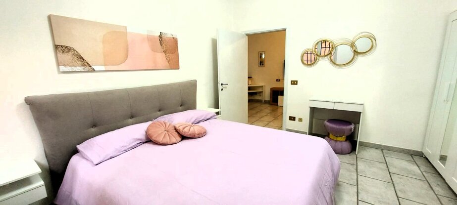 camera / bedroom