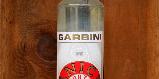 ANICE FORTE Liquore secco ad alta gradazione, ideale come correzione nel caffè. 45% vol. 100 cl.