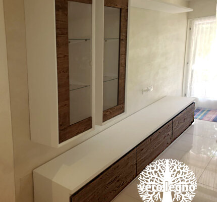 PARETE GIORNO TV IN LEGNO MASSELLO GREZZO svizzera italiana PARETE GIORNO TV IN LEGNO MASSELLO GREZZO svizzera italiana