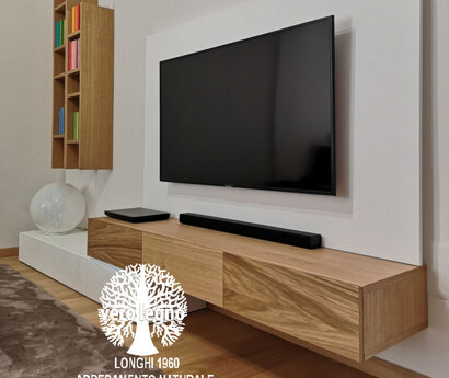 PARETE GIORNO MODERNA CON LEGNO MASSELLO