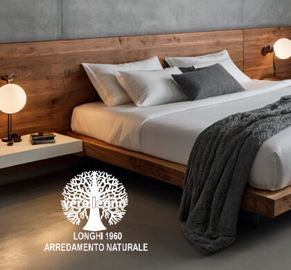 letto sospeso in legno massello