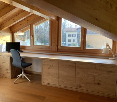 scrivanie e mobili contenitori per ufficio in legno massello