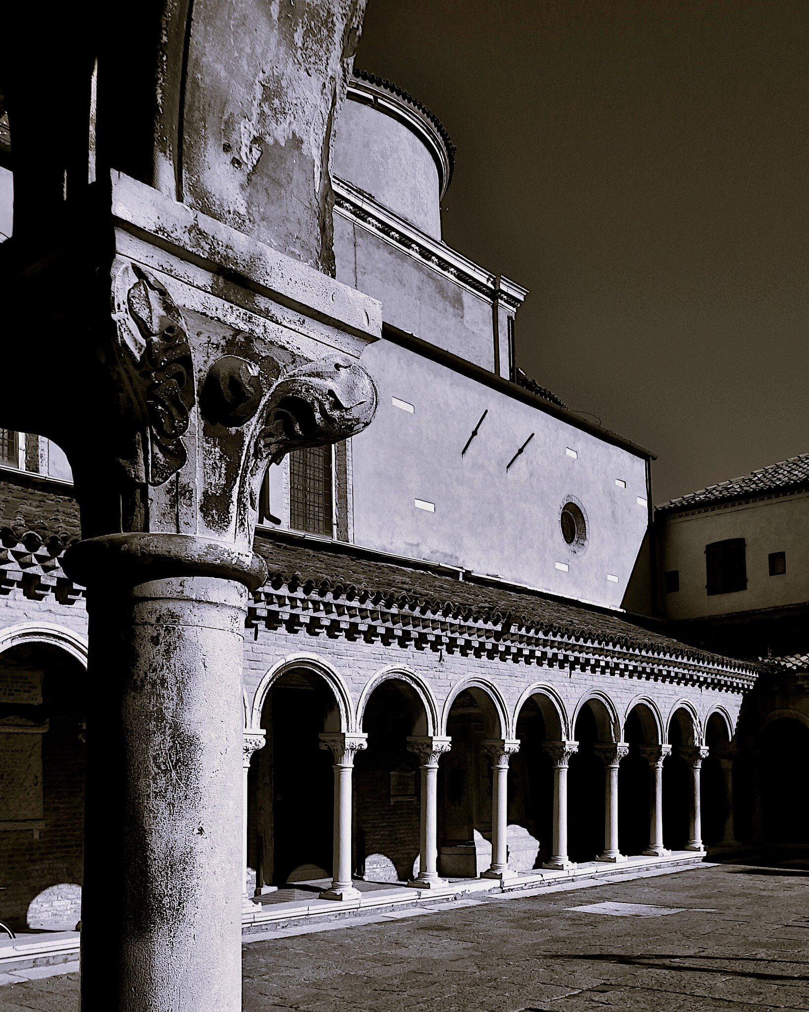 L’Ombra: eclissi di sole (flash fiction)