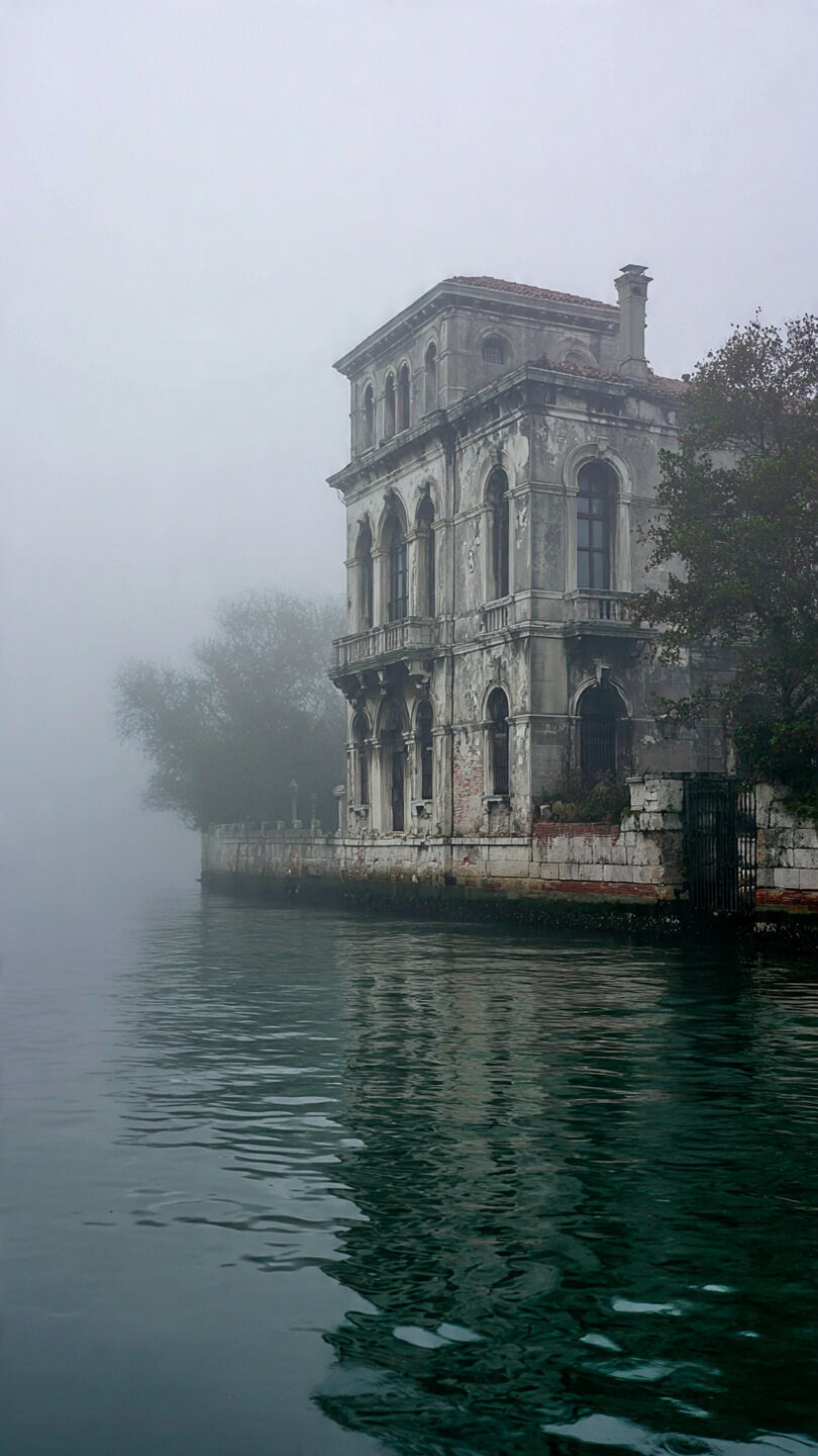 laguna-di-venezia-nebbia-isola-con-grande-palazzo-.jpeg laguna-di-venezia-nebbia-isola-con-grande-palazzo-.jpeg