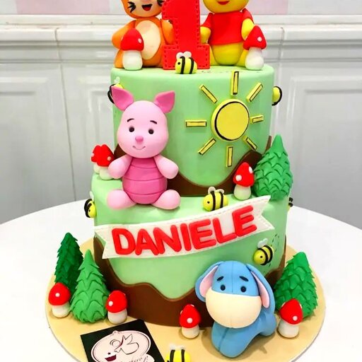 Winnie the Pooh #winniethepooh #disney #pooh #poohbear #mickeymouse #piglet #disneyland #eeyore #tigger #stitch