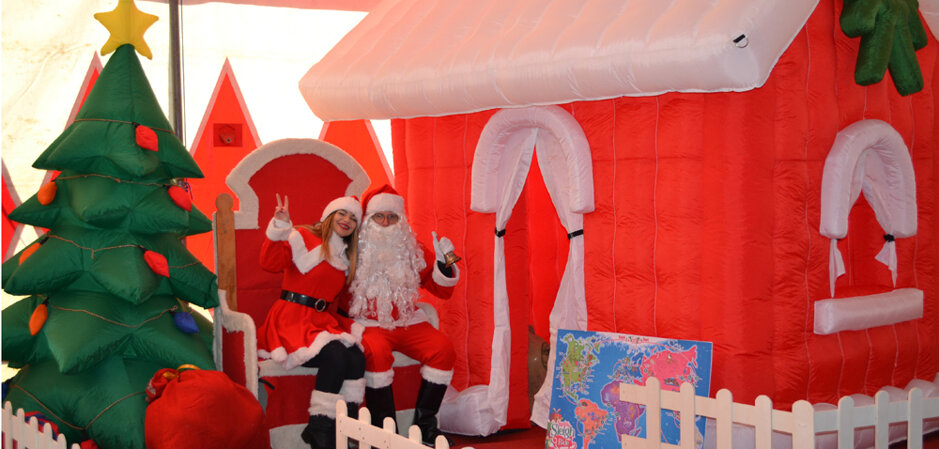 01.03 - casa di babbo natale animazione bambini natale napoli acerra magica fiesta.jpeg 01.03 - casa di babbo natale animazione bambini natale napoli acerra magica fiesta.jpeg