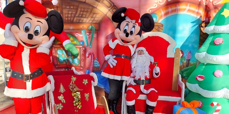 01.01 - casa di babbo natale animazione bambini natale napoli acerra magica fiesta.jpeg