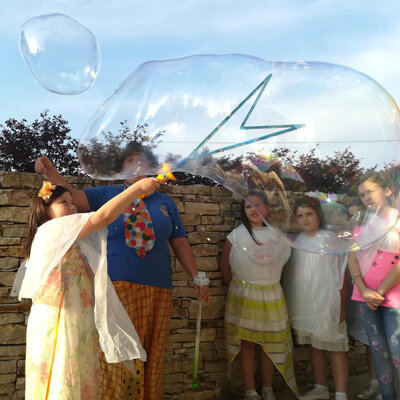 038 magica fiesta animazione per bambini bolle di sapone napoli acerra provincia01.jpeg 038 magica fiesta animazione per bambini bolle di sapone napoli acerra provincia01.jpeg