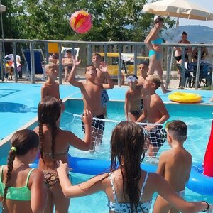 003 - magica fiesta animazione per bambini in piscina waterball napoli acerra provincia24.jpeg