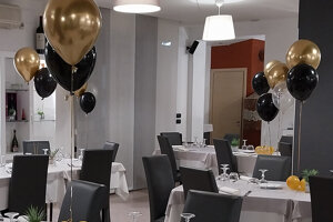 03 addobbo sala tavolo compleanno 18 40 anni magica fiesta acerra napoli.jpeg