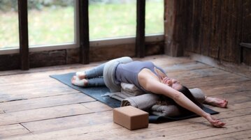 yin-yoga-firenze-benessere-mandorla.jpeg
