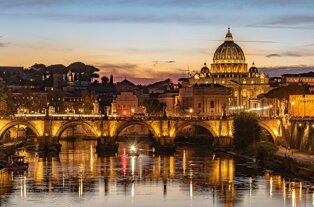 roma by night fiume tevere e basilica di san pietro.jpeg