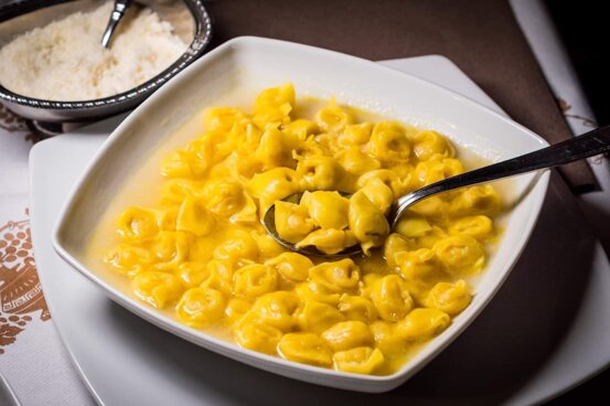 tortellini_in_brodo-ph.foodfuntravel-ccbyncsa.jpeg
