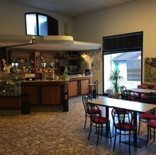 BAR CON TEATRO E SCHERMO GIGANTE