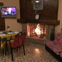 SALA CON CAMINO