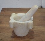 mortaio-vintage-in-marmo-con-pestello-da-farmacia-cucina