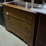 antico-cassettone-in-legno-massello-restaurato