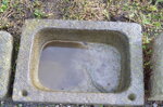 antica-vasca-in-pietra-lavandino-fioriera-da-giardino-n172-64x44