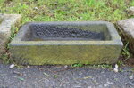 antica-vasca-in-pietra-fioriera-da-giardino-n155-60x37