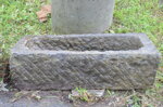 antica-vasca-in-pietra-lavandino-fioriera-da-giardino-n166-73x34