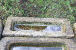 antica-vasca-in-pietra-lavandino-fioriera-da-giardino-n124-80x32