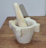 mortaio-vintage-in-marmo-con-pestello-da-farmacia-cucina