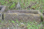 antica-vasca-in-pietra-lavandino-fioriera-da-giardino-n163-72x30