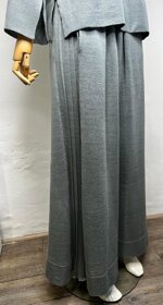 gonna-lunga-foderata-con-dettagli-sartoriali
