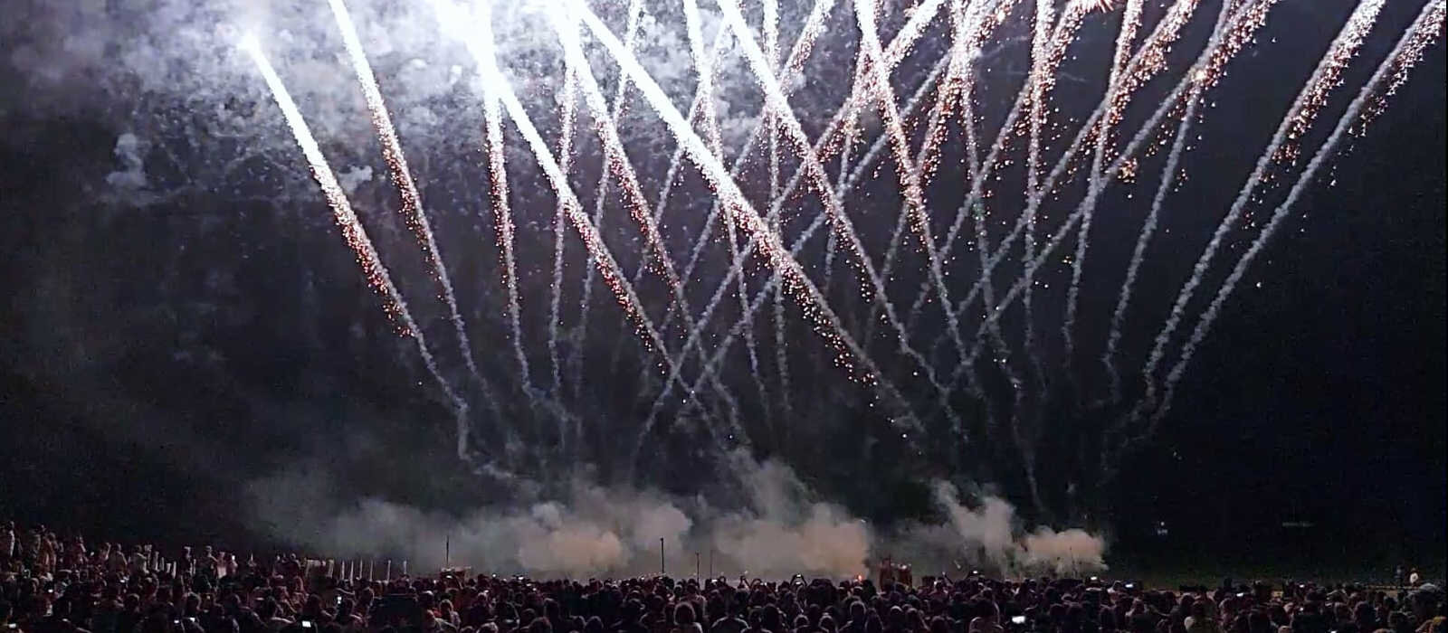 Sabato 5 luglio i fuochi d'artificio al Bagno degli Americani. A partire dalle ore 19.30 le grandi bolle. A seguire Dj Set