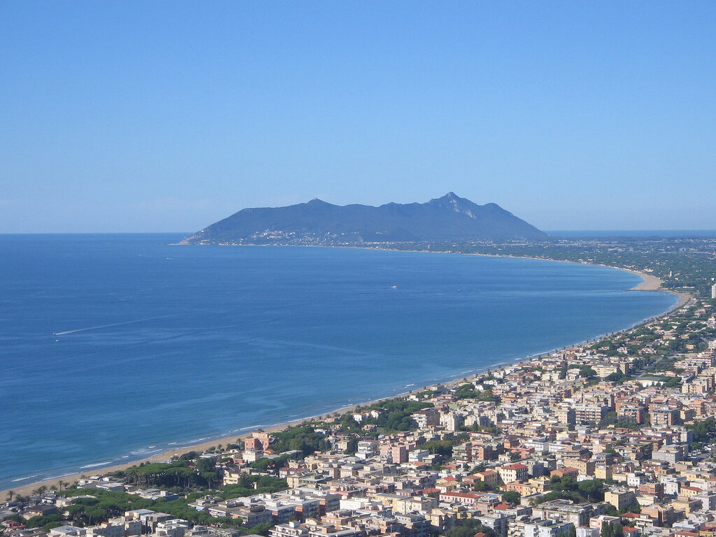 Terracina pubblica la maxi-gara per gli stabilimenti balneari Terracina pubblica la maxi-gara per gli stabilimenti balneari