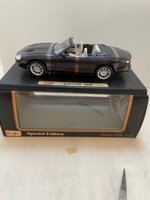 maisto-31863-jaguar-xkr